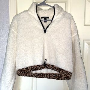 White forever 21 fuzzy cropped sweater